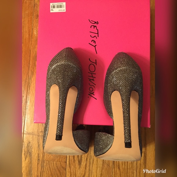 Betsy Johnson Prince Pewter 👠 - Picture 5 of 7